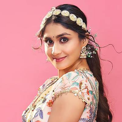 ব্লেড দিয়ে আক্রমণের অভিযোগে গ্রেপ্তার, কে এই অন্তরা